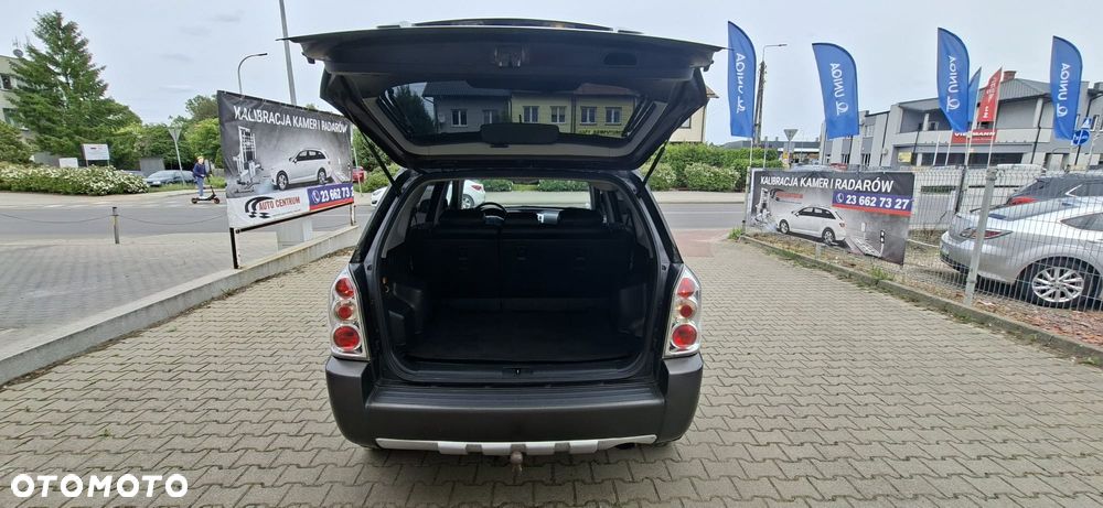 Hyundai Tucson 2.0 2WD GLS - 28