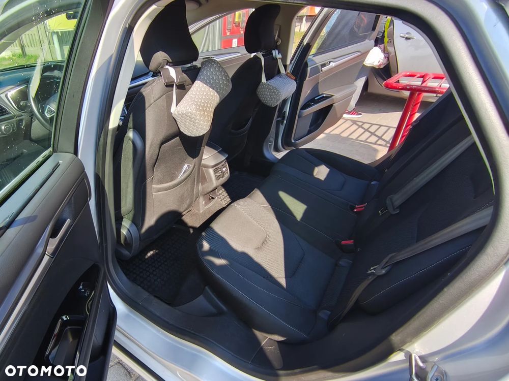 Ford Mondeo 2.0 TDCi Titanium PowerShift - 11