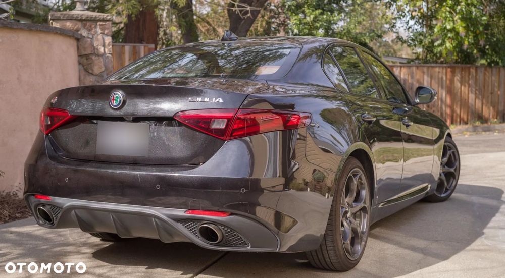 Alfa Romeo Giulia 2.0 Turbo TI Q4 - 7