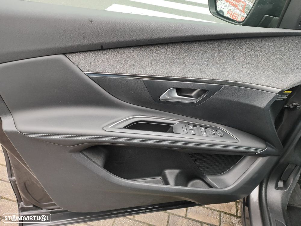 Peugeot 3008 1.5 BlueHDi Allure Pack EAT8 - 15