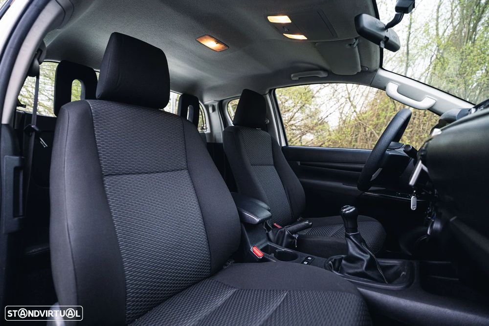 Toyota Hilux 2.4 D-4D 4WD CD CH - 16