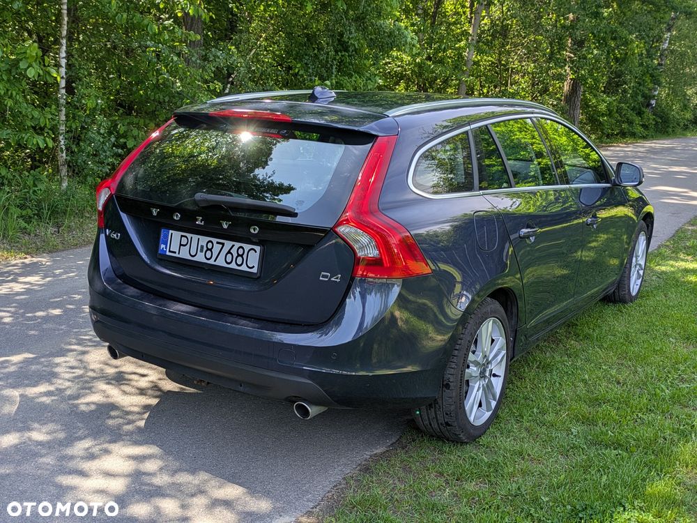 Volvo V60 D4 AWD Summum - 8