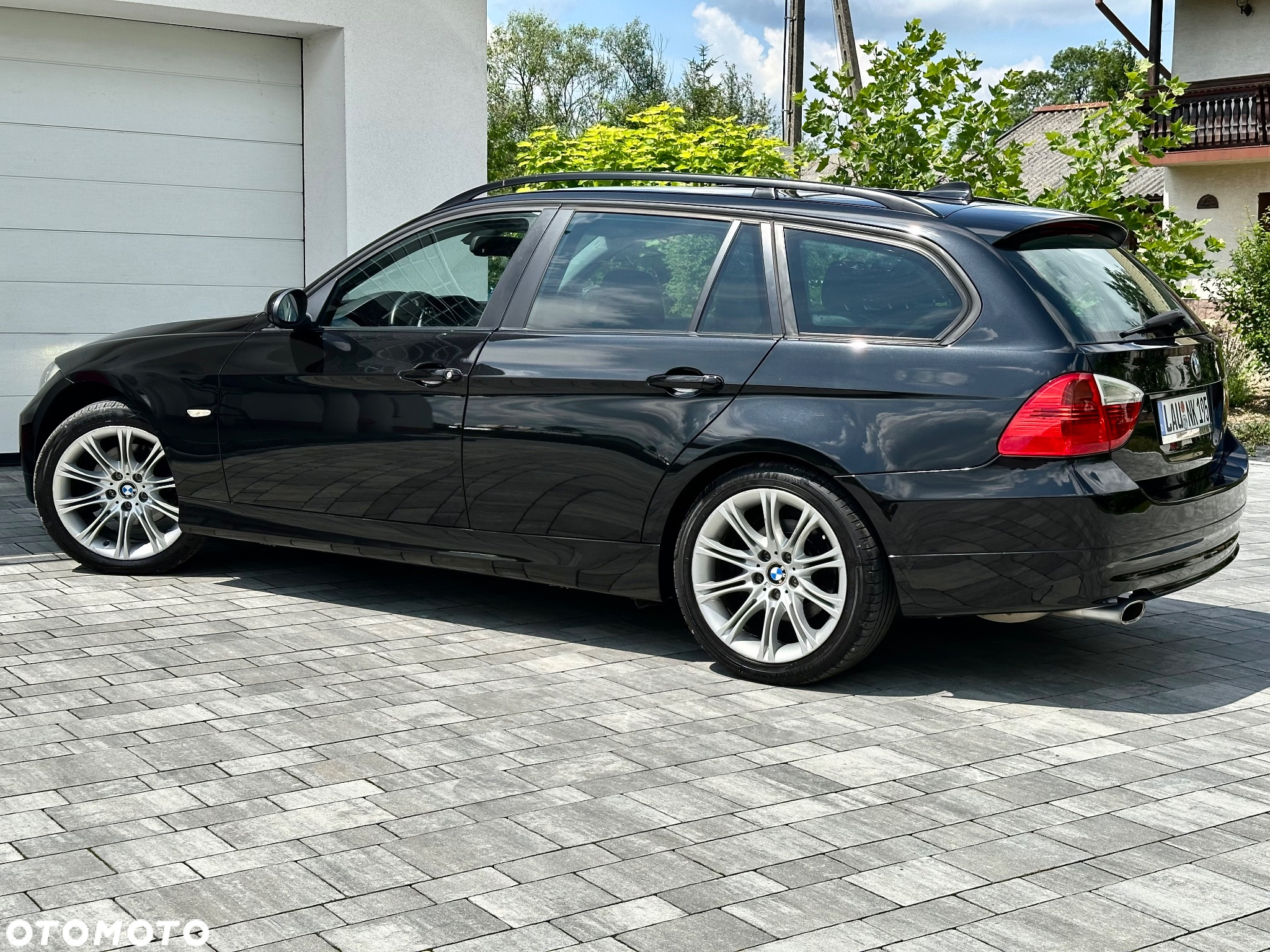 BMW Seria 3 320i Touring - 16