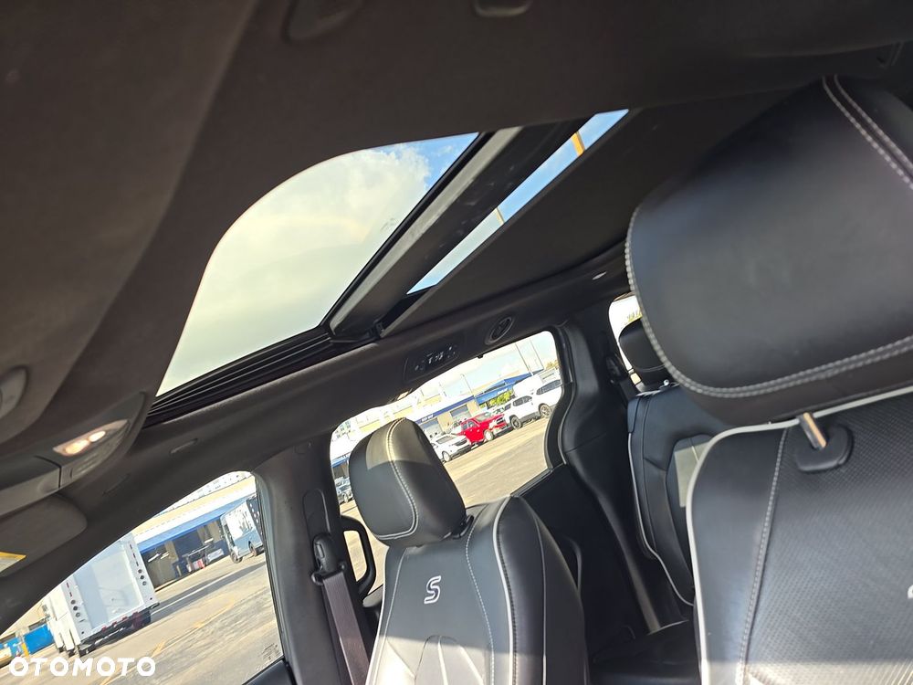 Chrysler Pacifica - 12