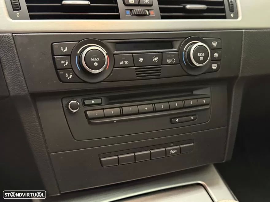 BMW 318 d Pack M - 25