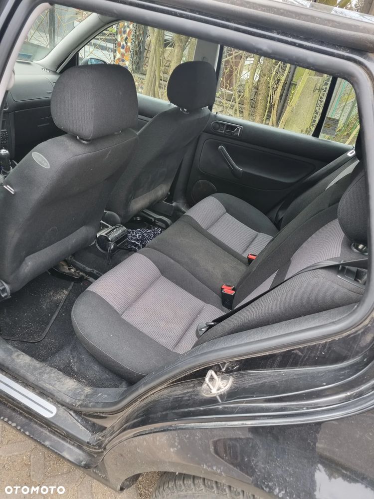 Volkswagen Golf 1.6 Comfortline - 5