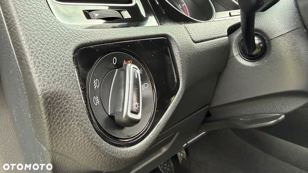 Volkswagen Golf 2.0 TDI SCR Highline - 23