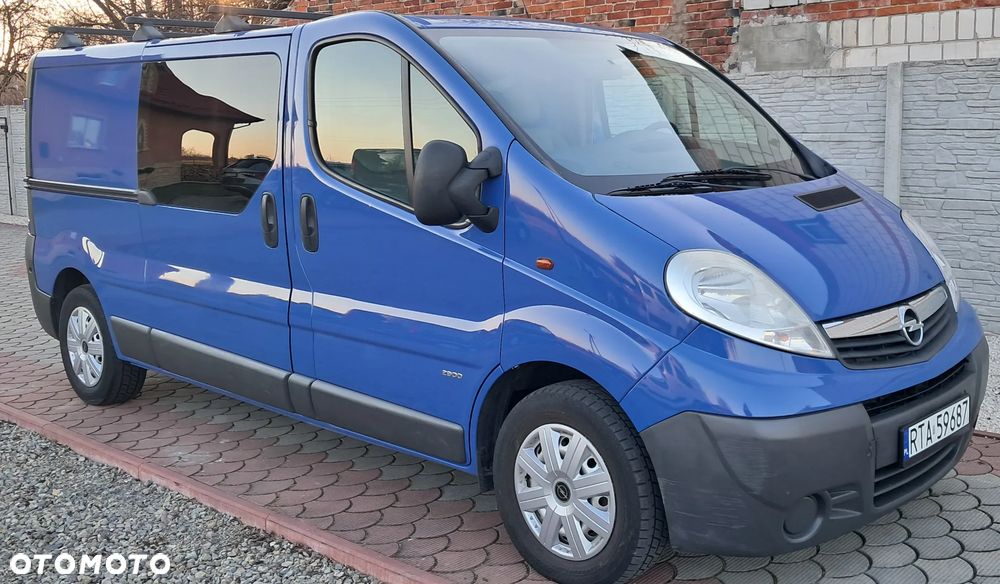 Opel Vivaro 2.5 CDTi L2H1 - 1