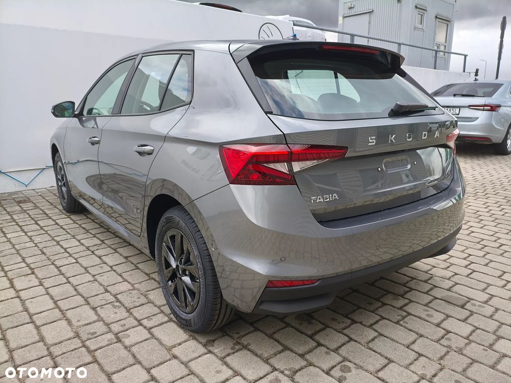 Skoda Fabia 1.0 TSI Drive DSG - 9