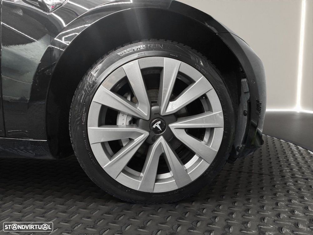 Tesla Model 3 Standard RWD Plus - 24
