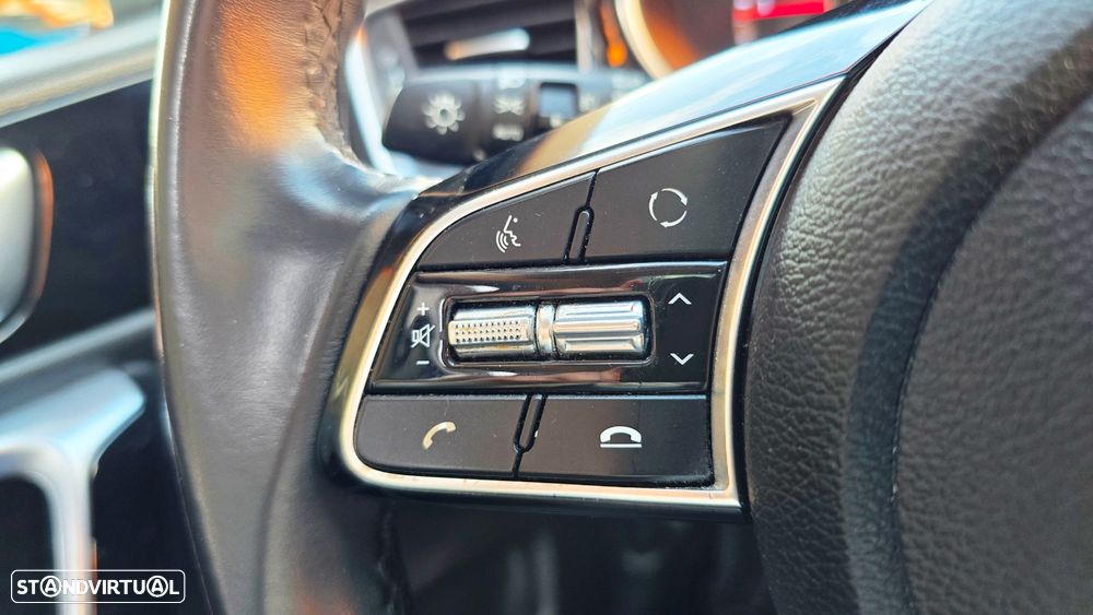 Kia Ceed SW 1.6 CRDi MHEV Drive+SRF - 10