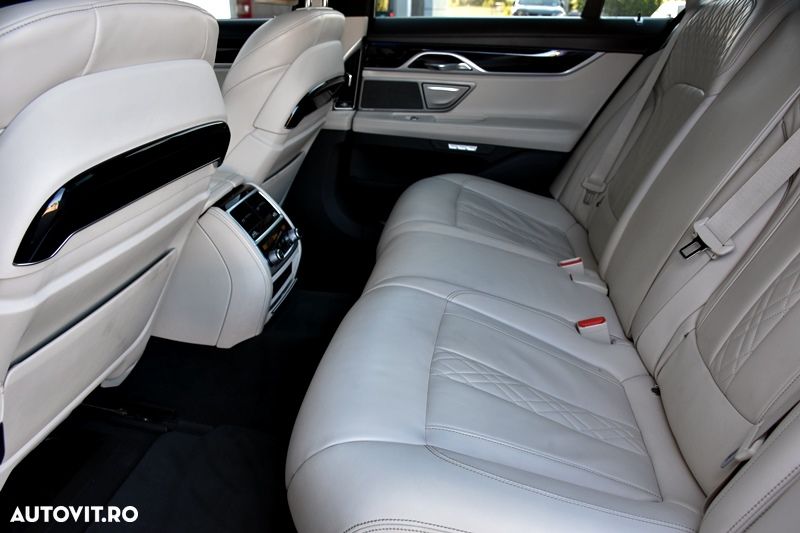 BMW Seria 7 740i - 18