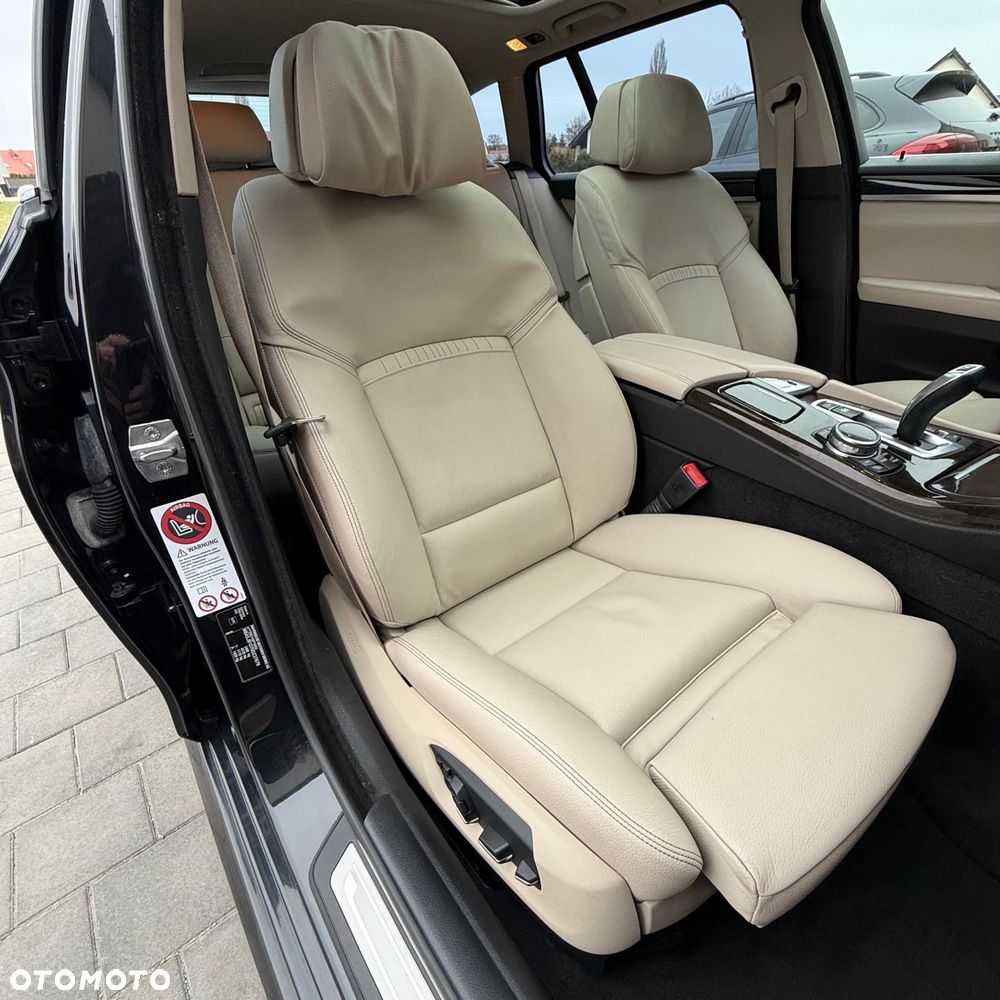 BMW Seria 5 525d xDrive Sport-Aut Modern Line - 13