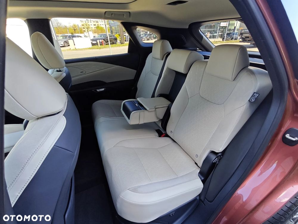 Lexus RX 350h Omotenashi - 12