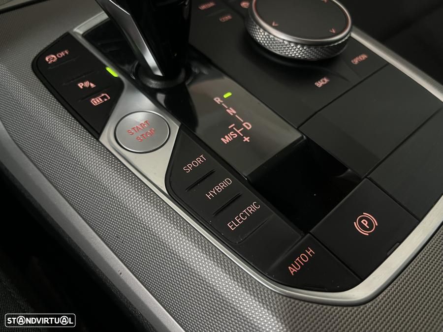 BMW 330 e Touring Corporate Edition Auto - 18