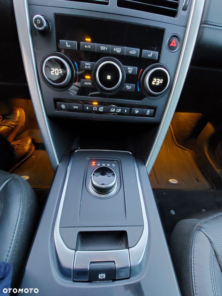 Land Rover Discovery Sport 2.0 Si4 HSE Luxury - 15