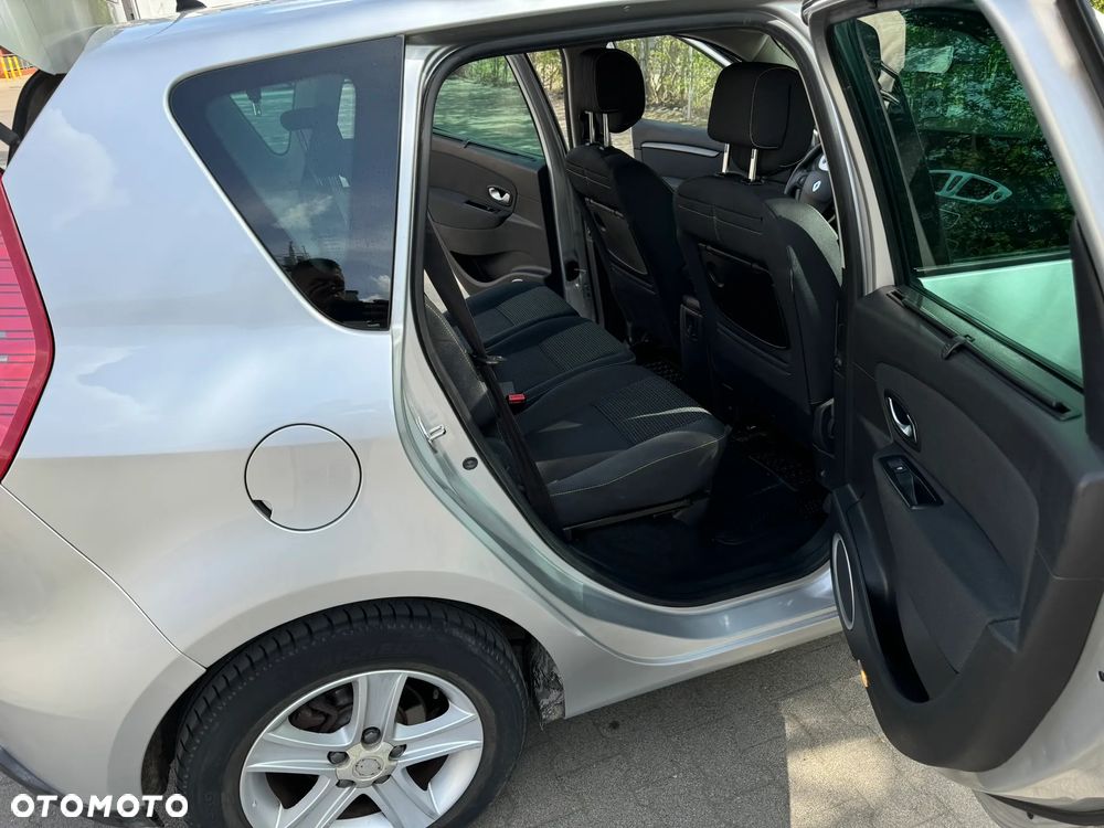 Renault Scenic - 8