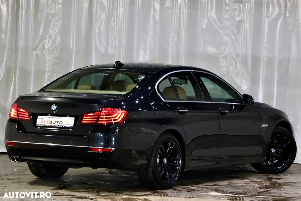 BMW Seria 5 520d Aut. Luxury Line - 2