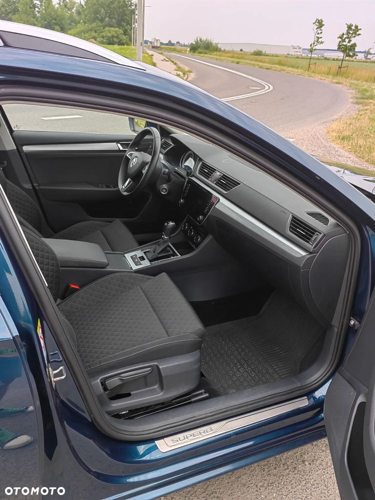 Skoda Superb 2.0 TDI SCR Ambition DSG - 8
