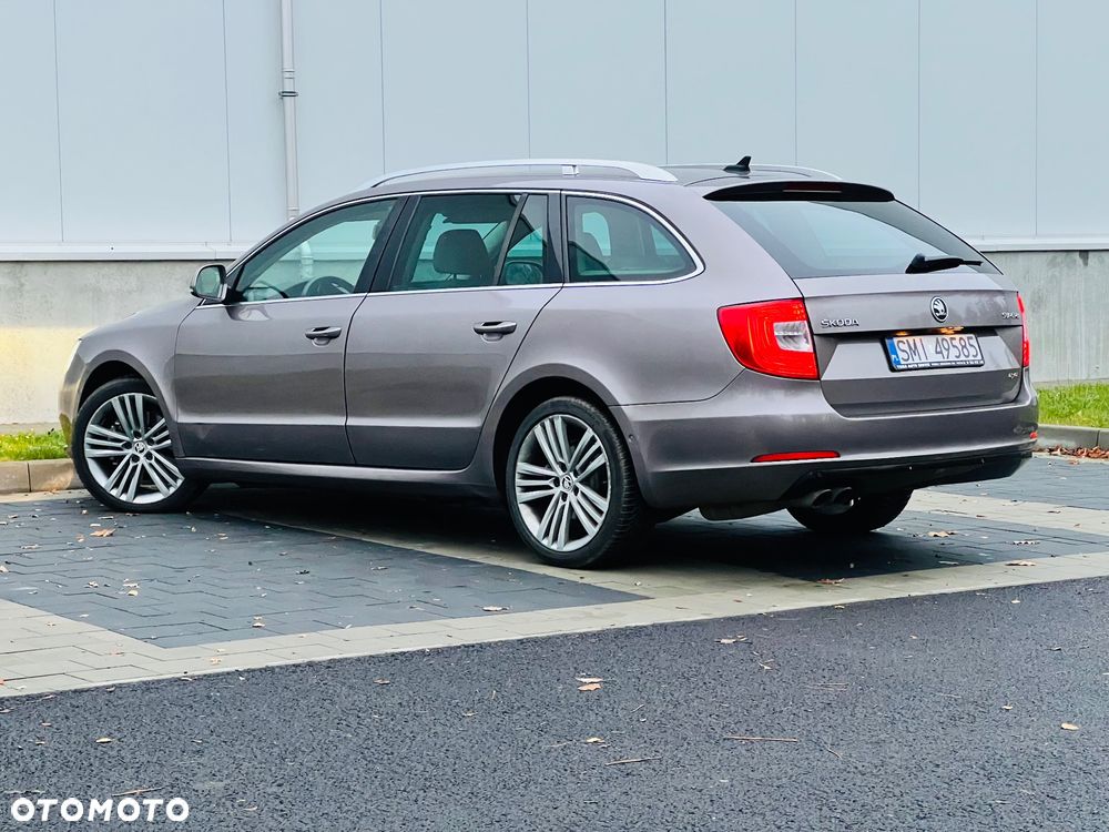Skoda Superb 2.0 TDI 4x4 Elegance DSG - 11