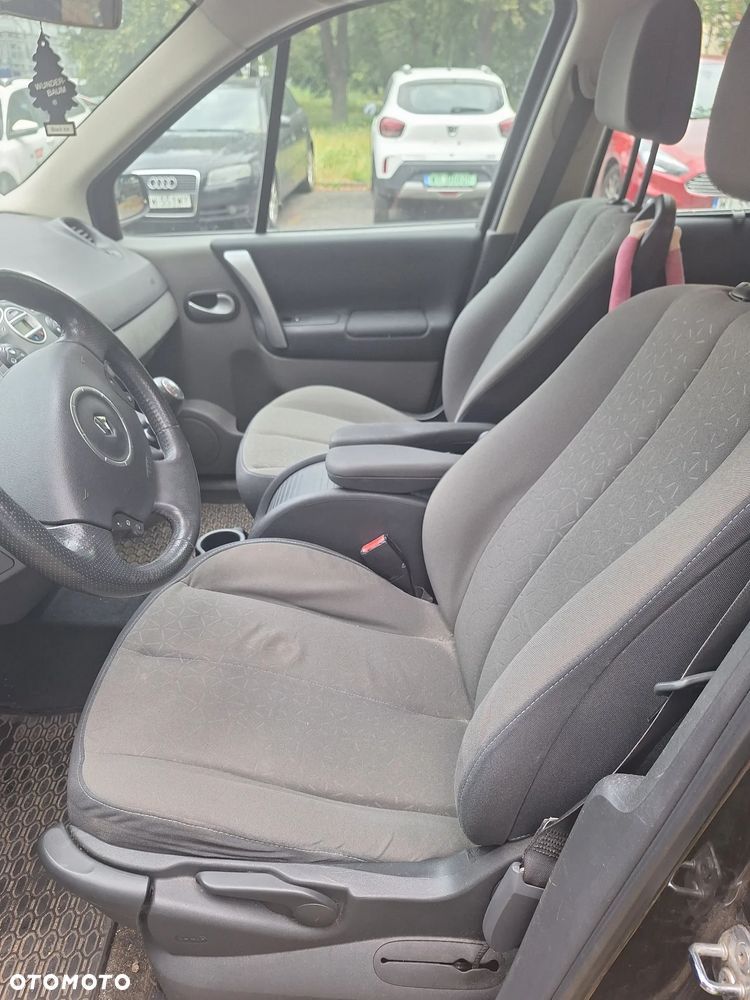 Renault Scenic 1.6 16V Authentique - 11