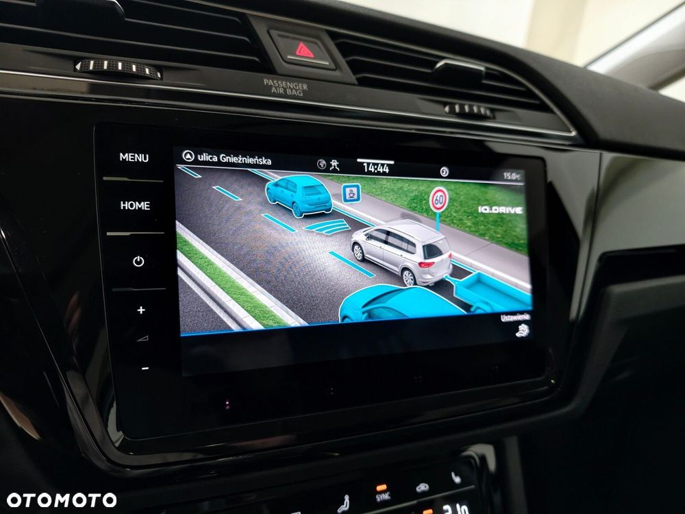Volkswagen Touran - 18