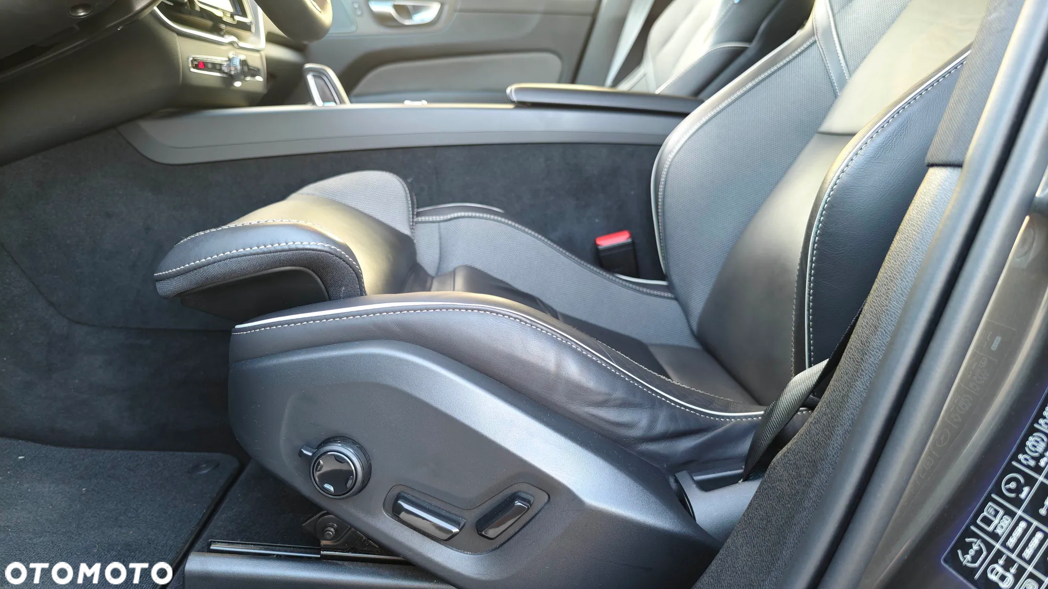 Volvo XC 60 B4 D AWD Geartronic RDesign - 15