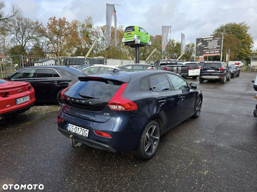Volvo V40 D2 Powershift Kinetic - 4
