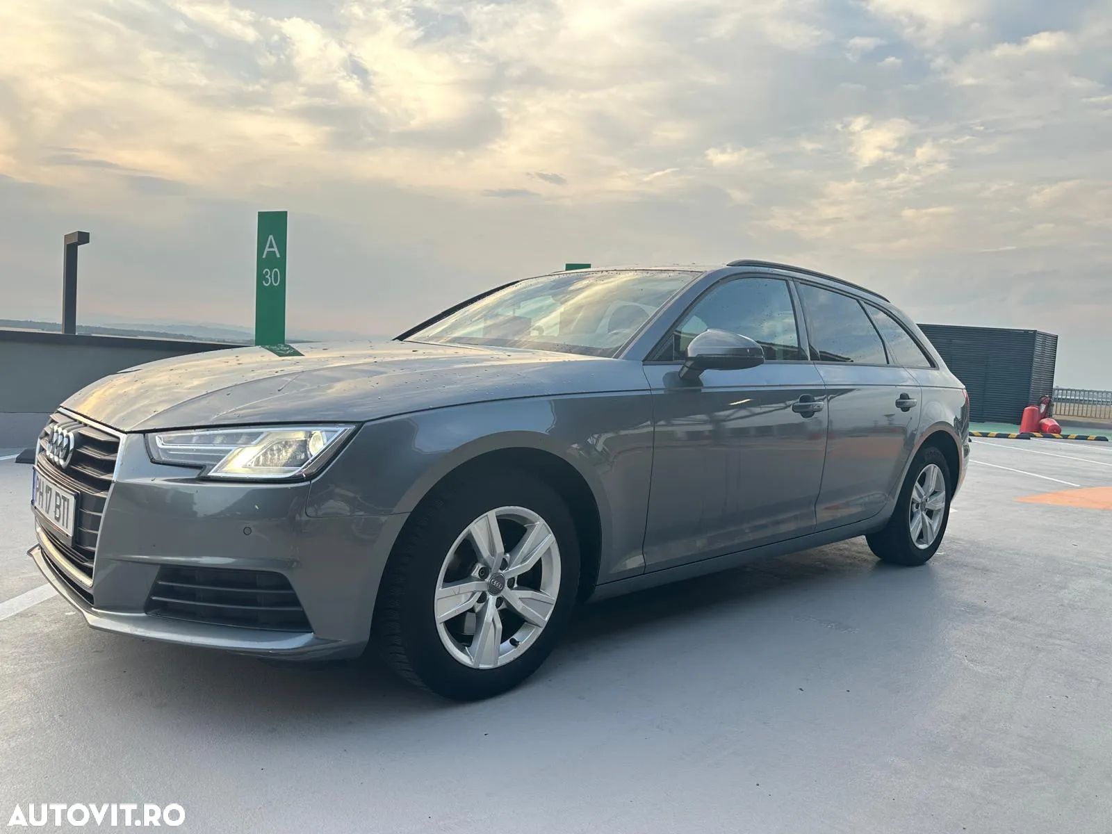 Audi A4 - 1