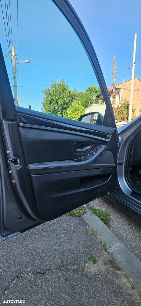 BMW Seria 5 525d xDrive AT - 18