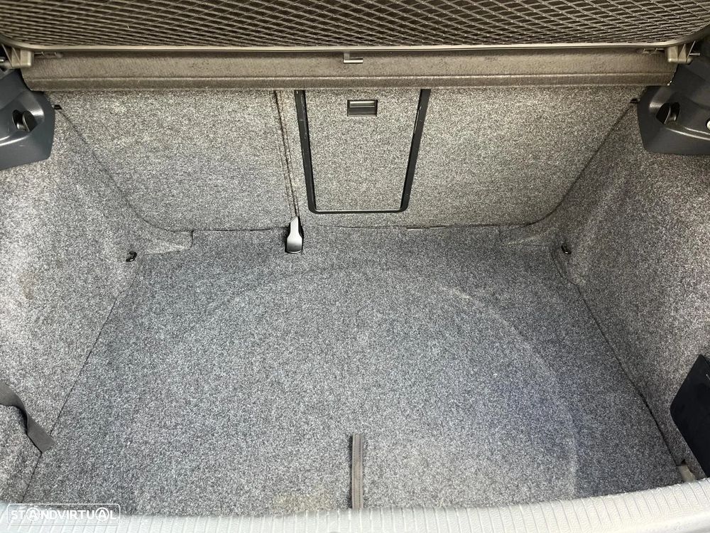 VW Golf 1.6 TDi Confortline - 39