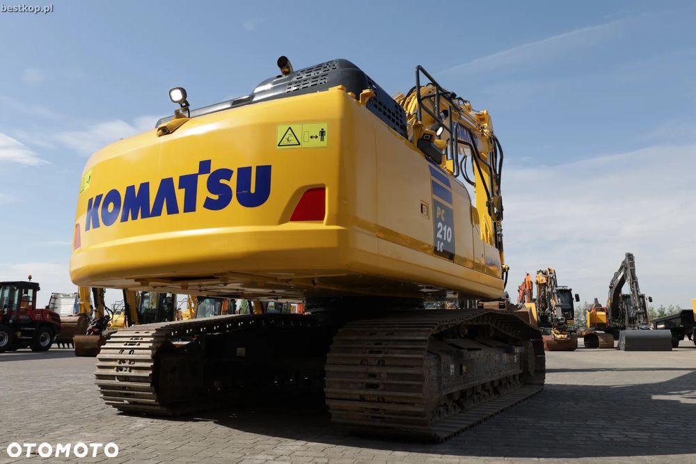 Komatsu PC210LC-11 - 8