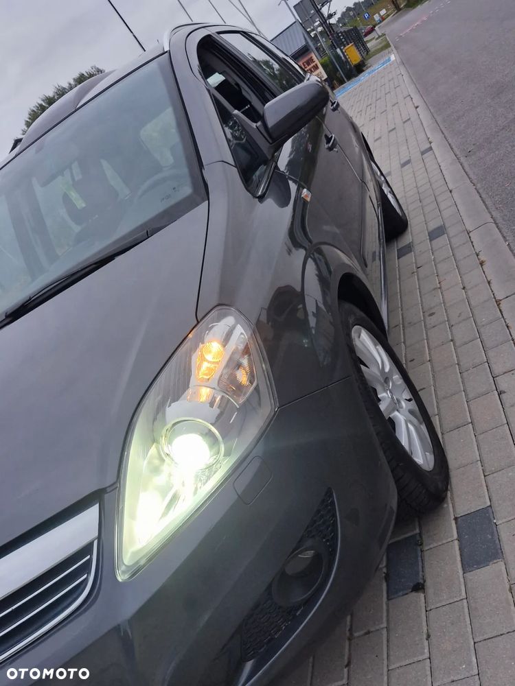 Opel Zafira 1.8 Cosmo - 27