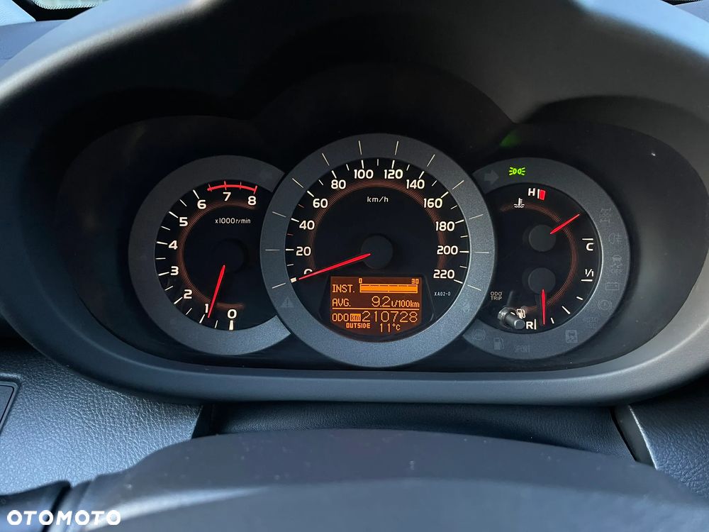Toyota RAV4 - 39