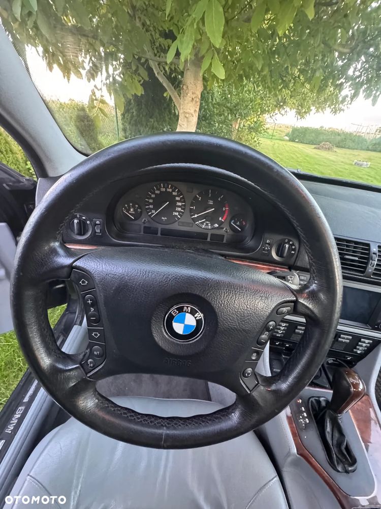BMW Seria 5 - 13