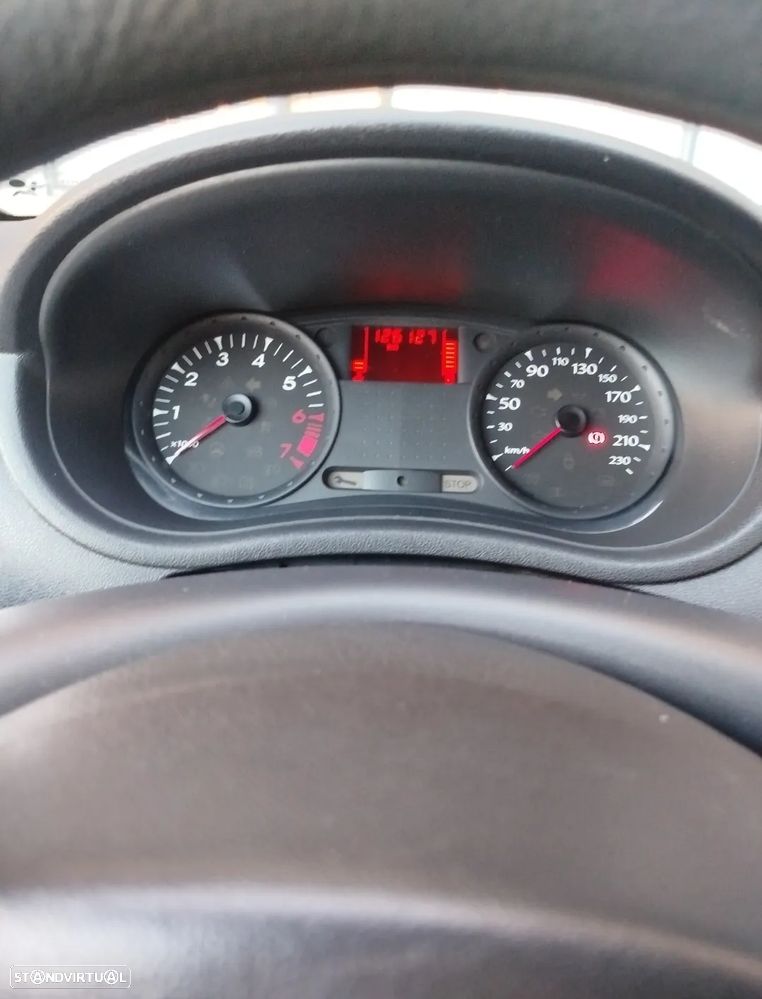 Renault Clio 1.2 16V GT - 8