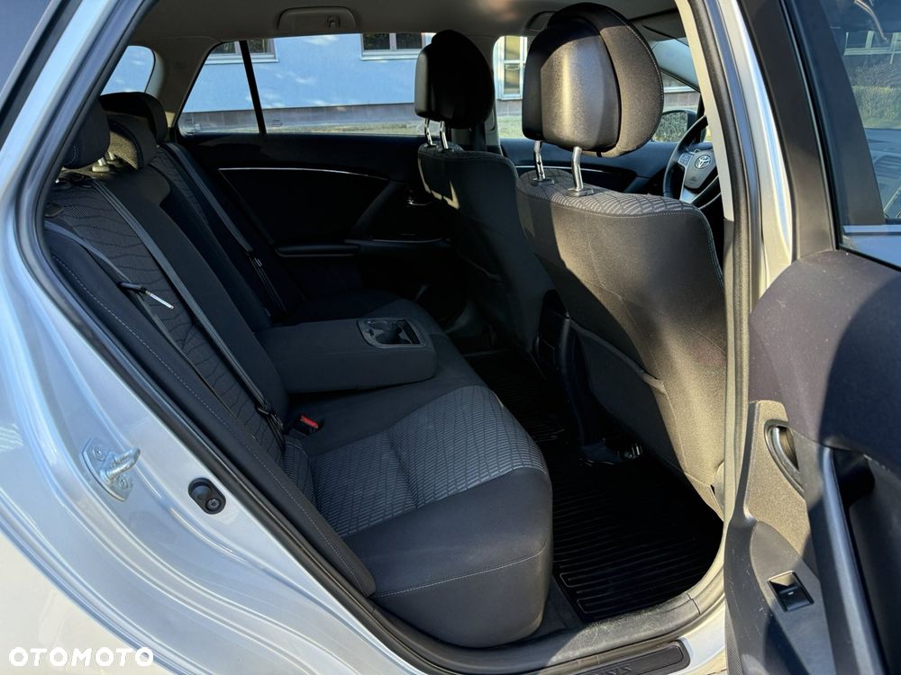 Toyota Avensis - 7