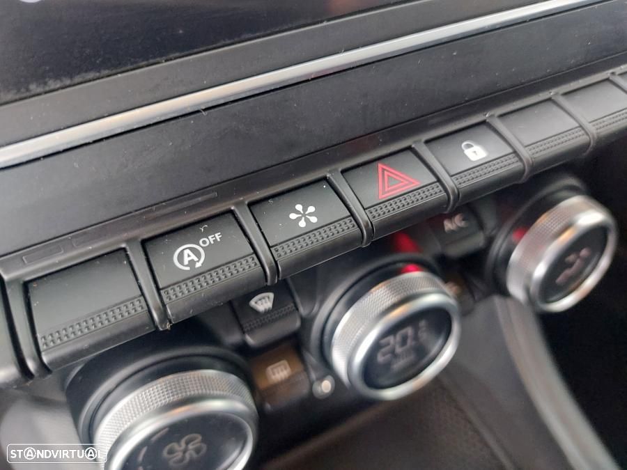 Renault Captur 1.0 TCe Intens Bi-Fuel — fotografia 33