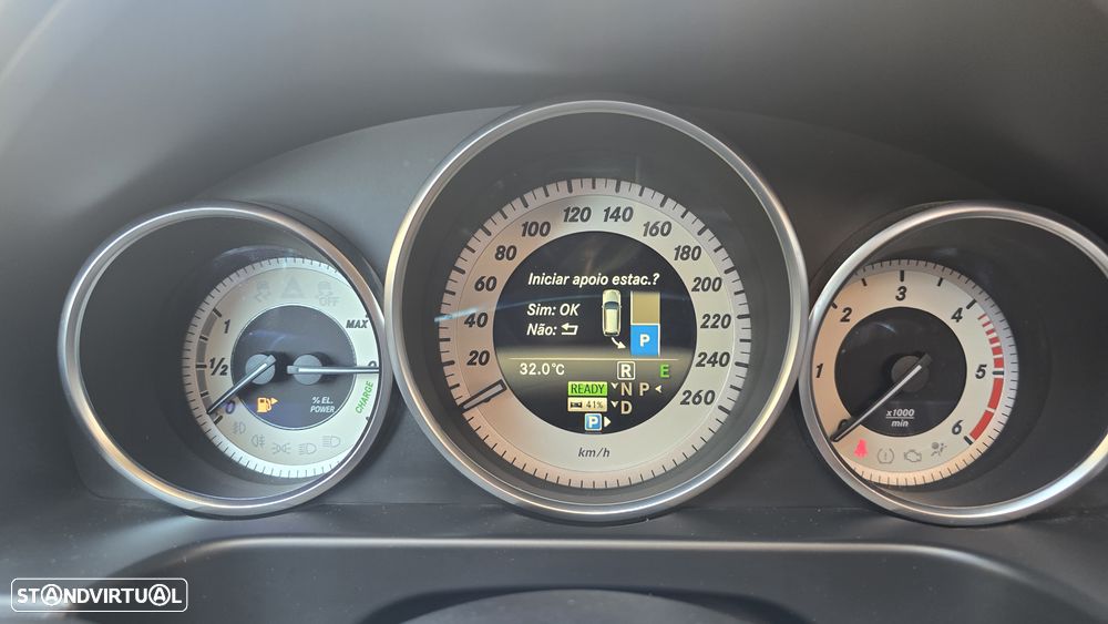 Mercedes-Benz E 300 Bluetec Hybrid Avantgarde - 36