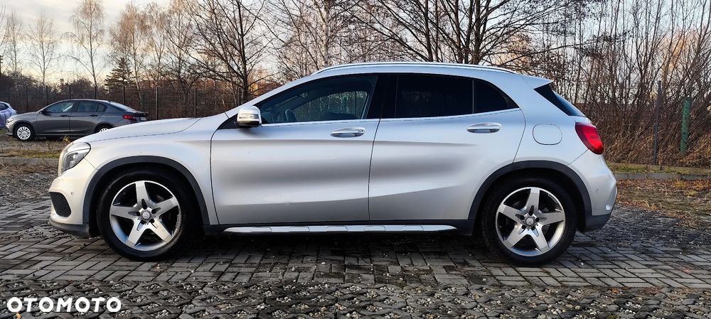 Mercedes-Benz GLA 200 7G-DCT AMG Line - 29