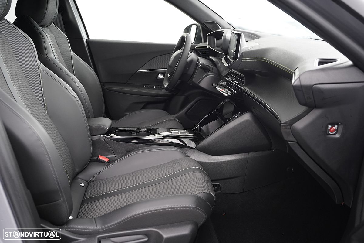Peugeot e-2008 50 kWh GT - 20