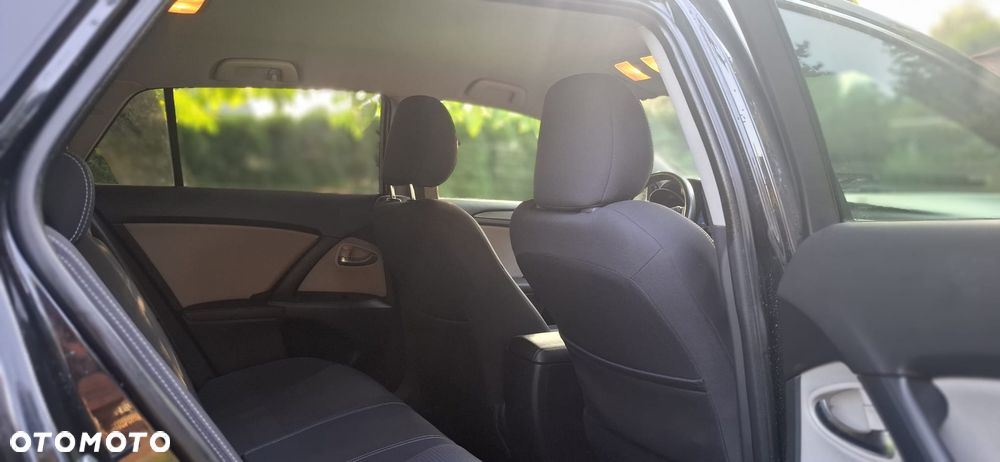 Toyota Avensis - 7