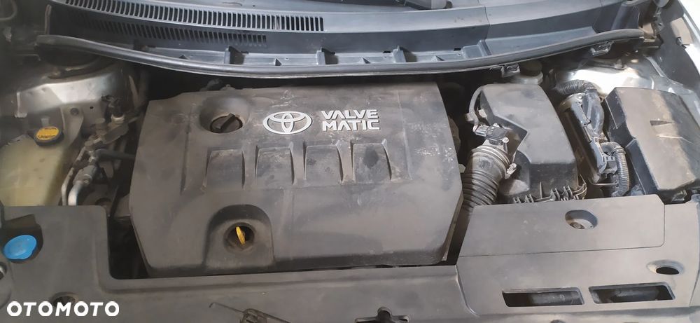 Toyota Auris 1.6 2010 - 8