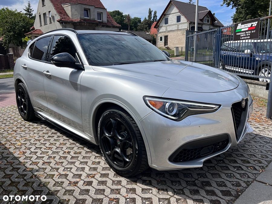 Alfa Romeo Stelvio 2.0 Turbo 16V AT8-Q4 Veloce - 3