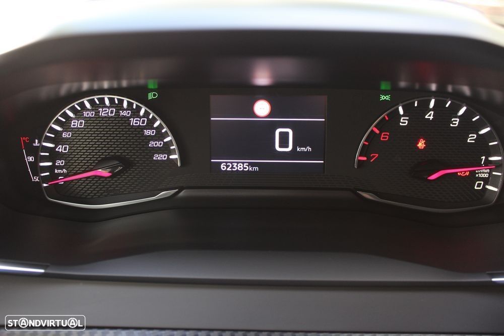 Peugeot 208 1.2 PureTech Allure - 19