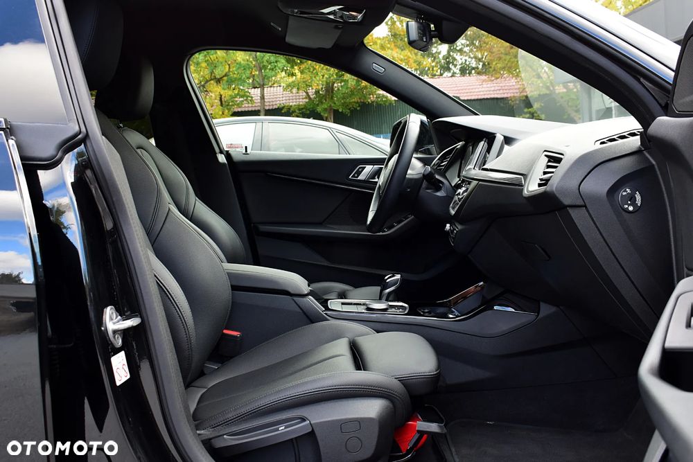 BMW Seria 2 218i M Sport - 9