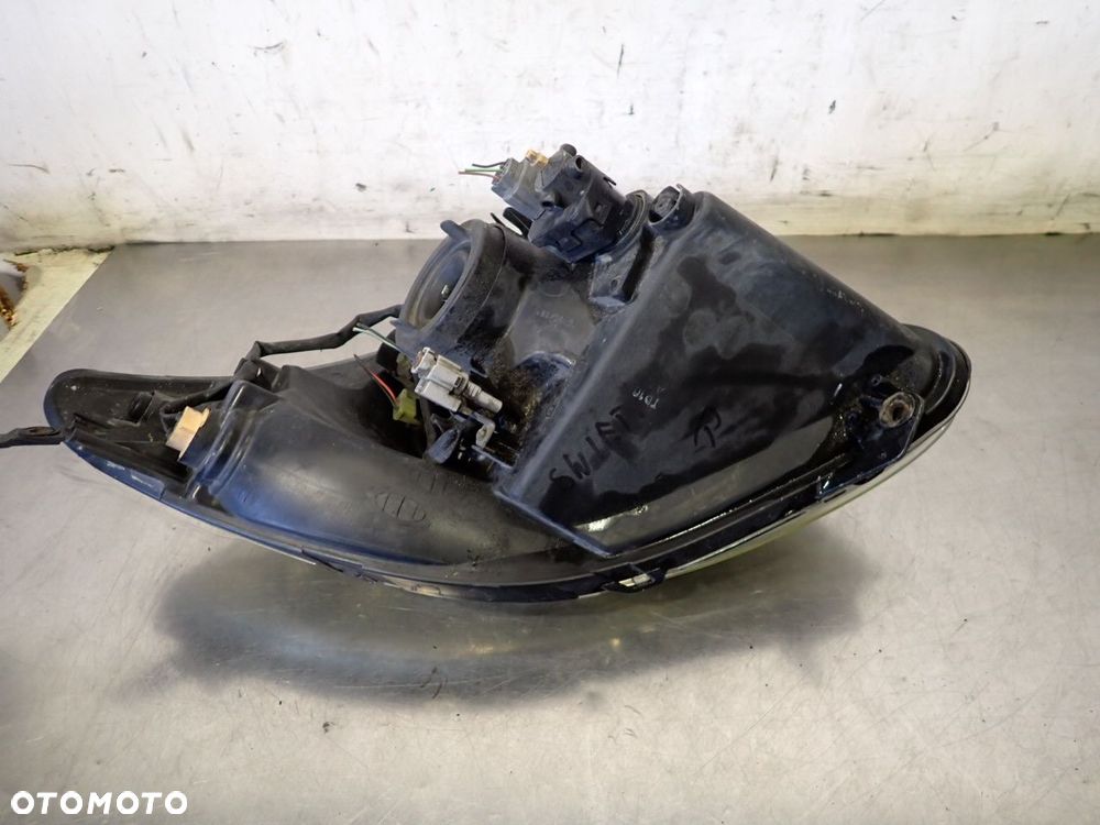 LAMPA PRAWA PRZEDNIA SUZUKI SWIFT III 1.3DDiS - 3