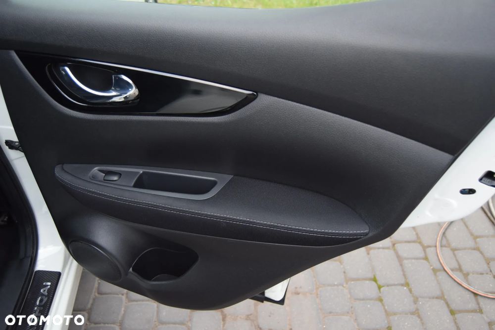 Nissan Qashqai 1.2 DIG-T N-Vision - 25