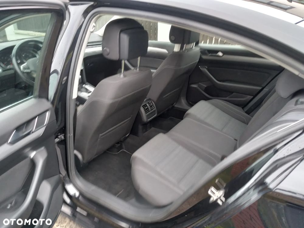 Volkswagen Passat 2.0 TSI Business DSG - 8