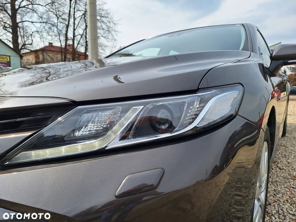 Toyota Camry 2.5 Hybrid Comfort CVT - 12